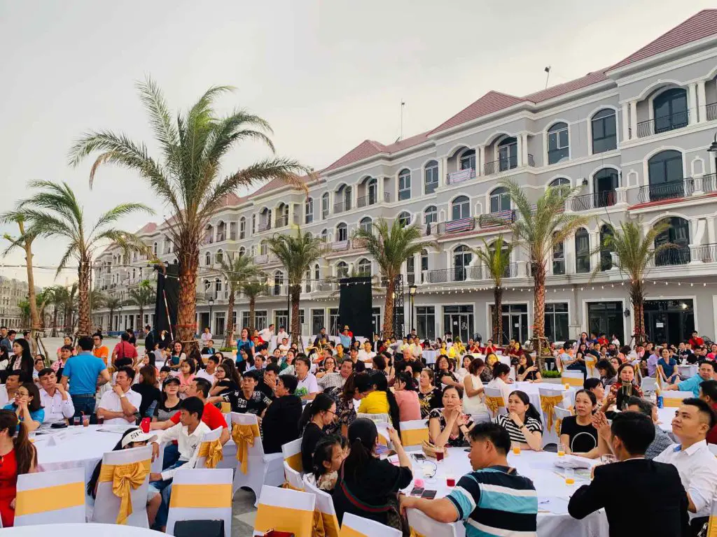 Shop mẫu Grand World 2