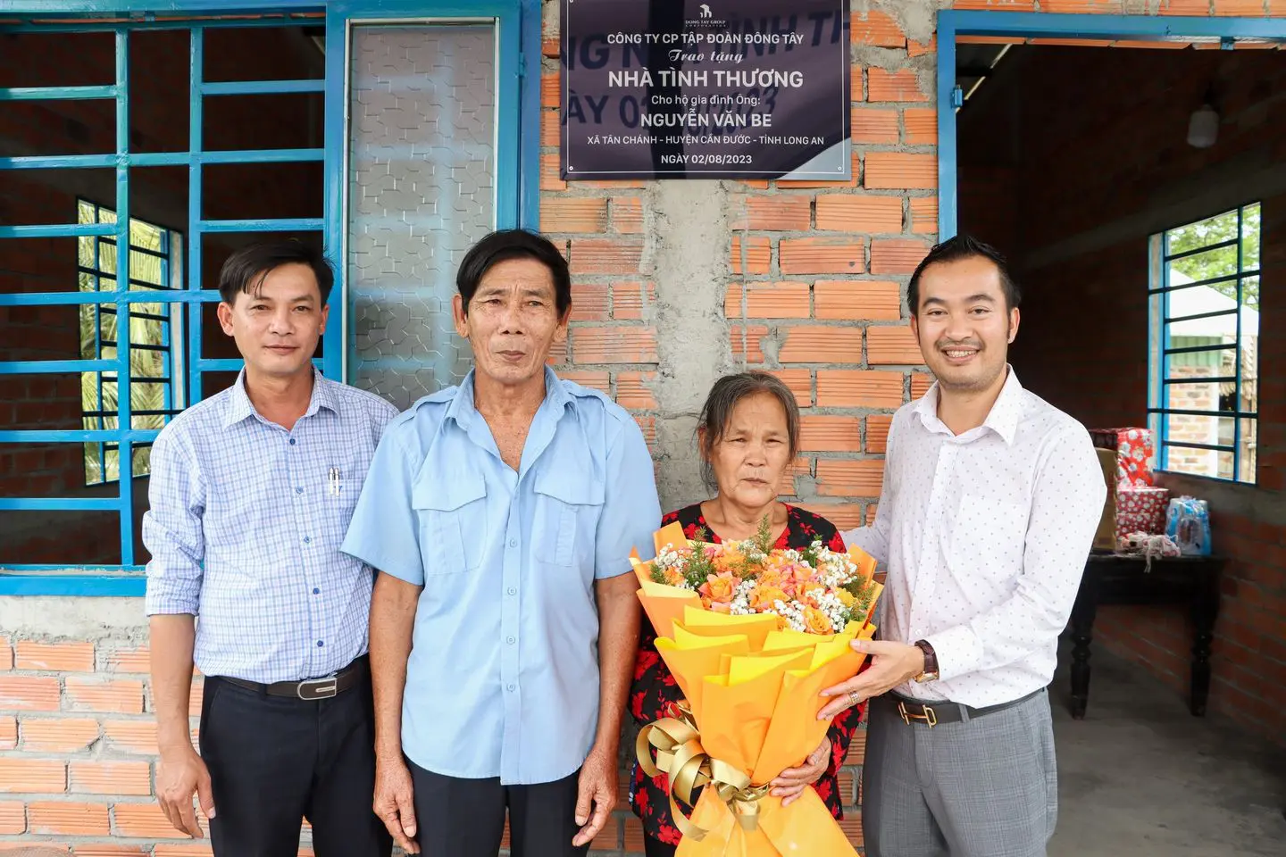 Đông Tây Group trao tặng nhà tình thương cho hộ dân khó khăn tại tỉnh Long An
