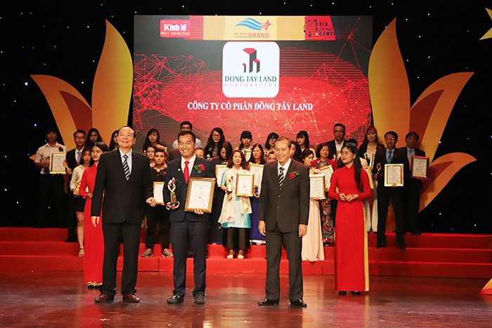 Ông Nguyễn Thái Bình (TGĐ Đông Tây Land) nhận giải thưởng Thương hiệu tiêu biểu hội nhập Châu Á – Thái Bình Dương 2018