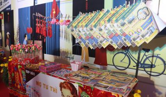 Tiệc cuối năm mang hơi hướng Tết xưa của Đông Tây Land