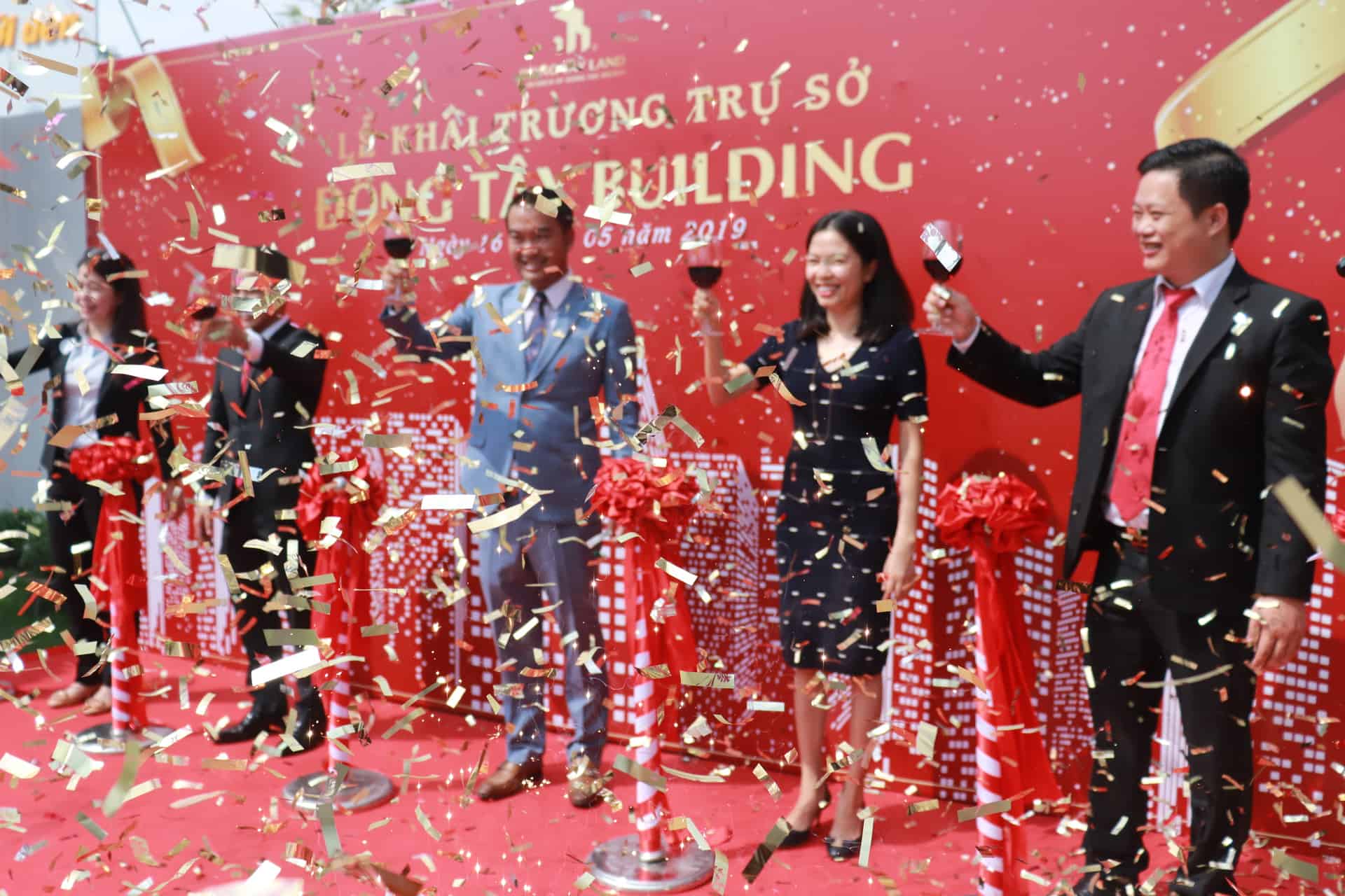 Đông Tây Land tưng bừng khai trương chi nhánh mới và Tòa nhà Văn phòng Đông Tây Building