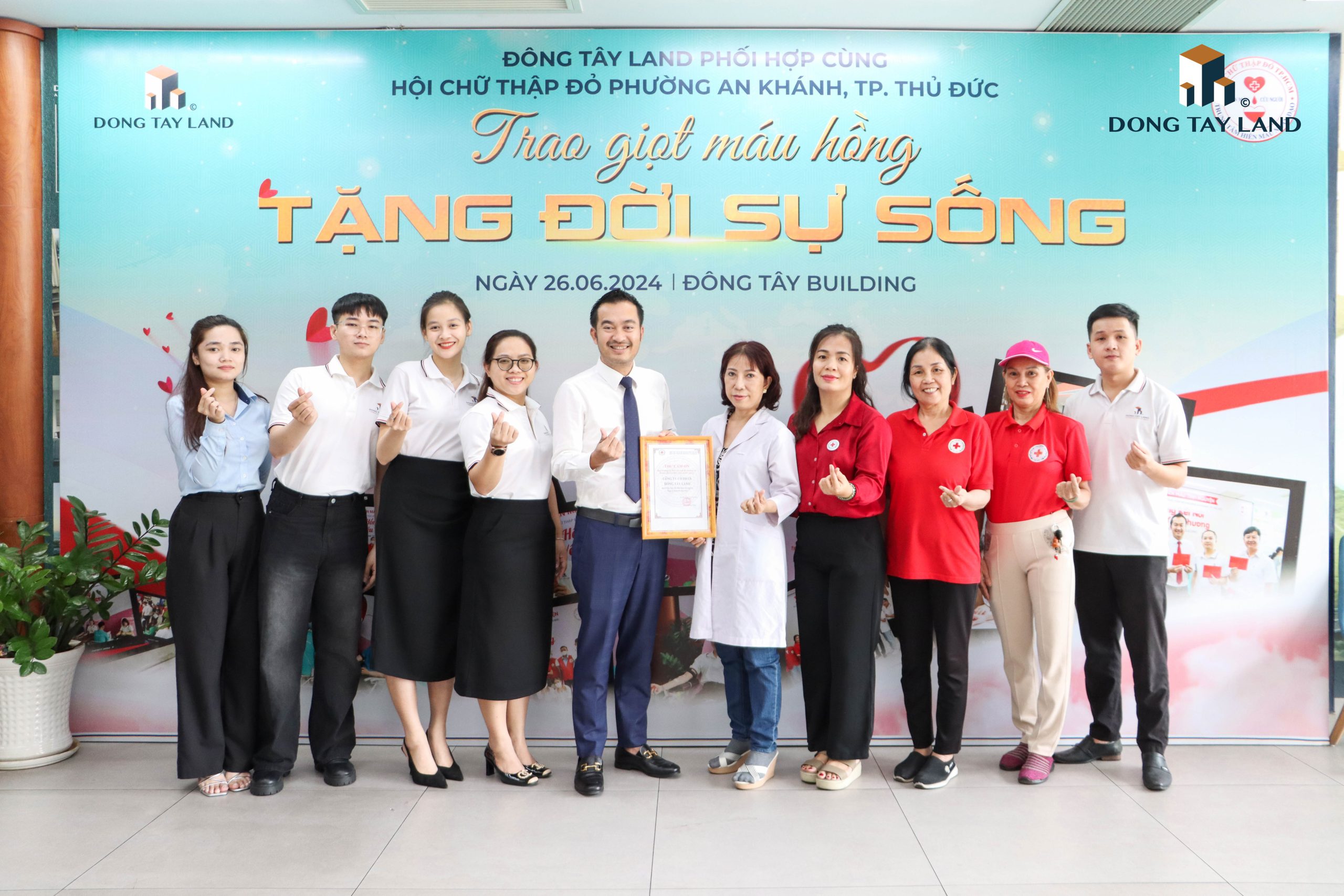 Hơn 100 CBNV Đông Tây Land tham gia hiến máu tình nguyện, gửi thông điệp yêu thương đến cộng đồng